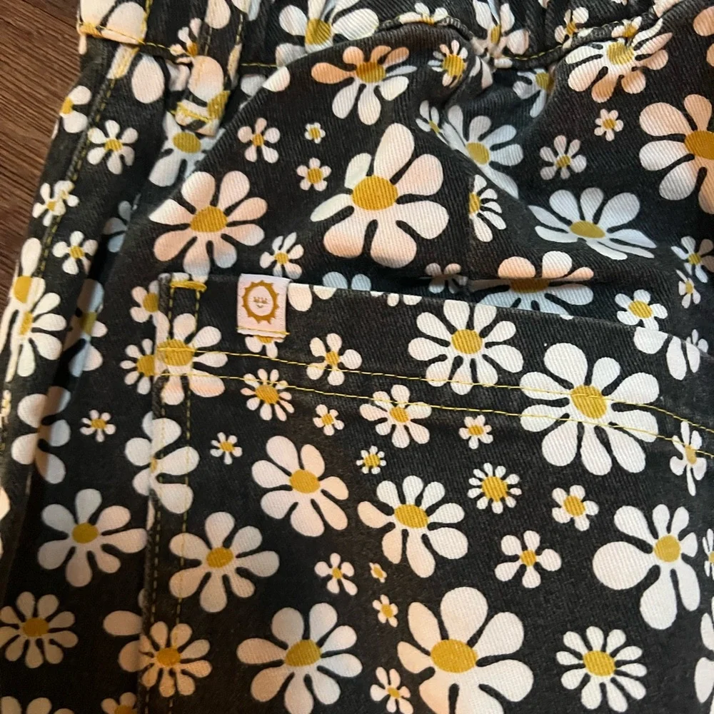 Black lazy daisy pencil pants large - Picture 4 of 5